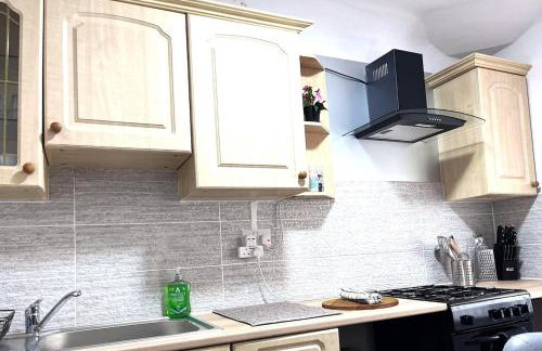 Cosy Flat 6 People, Short Drive - NEC-Airport-Birmingham-Solihull - Foto 17