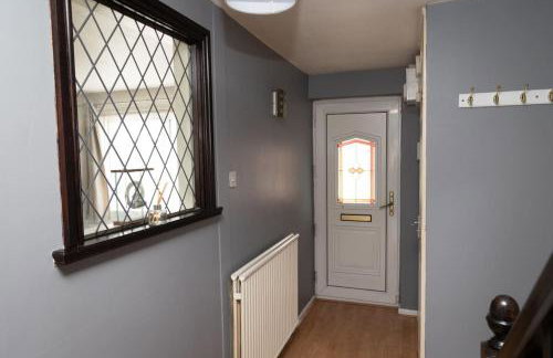 3 bed home sleeps 8 people located 1 min from train stop - Otley Terrace - Photo 37