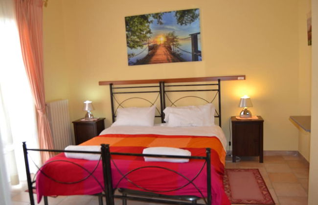 Charming Holiday Home Next to Lake Pergusa Sicily - Photo 1