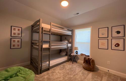 5BR 4B Huge Space with 2 Level Game Barn - Foto 34