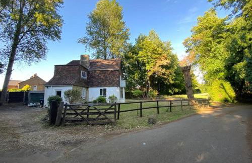 3 bed house near Gatwick and Redhill - Foto 1