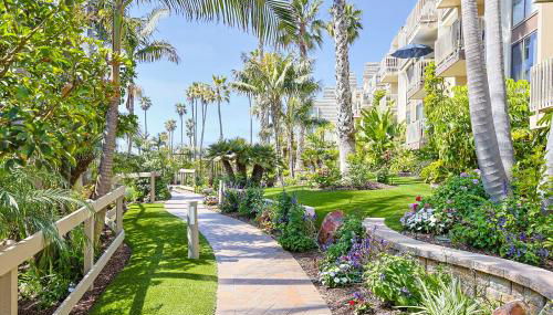 Oceanside Beach Condos - Photo 2