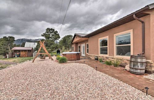 Stunning Home with Fire Pit, 11 Mi to Mt Yale! - Foto 34