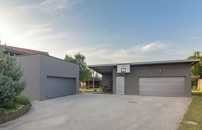 Pool Villa Izabela With Wellness - Photo 75