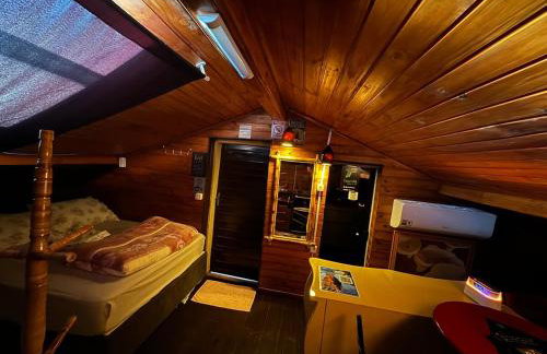 Ático com Ar Condicionado Q e F - Foto 1