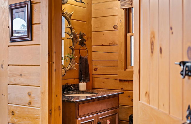 Deer Haven Cabin by Avantstay Waterfront Dock Firepit - Photo 18