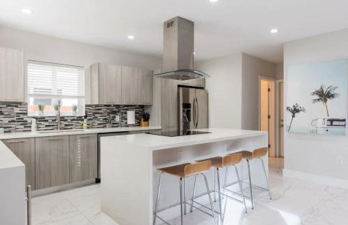 Olas Villa by Rove Travel - Home with Heated Pool - Foto 9