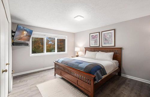 Scenic AGaMing Escape Torch Lake Views and Golf - Foto 10