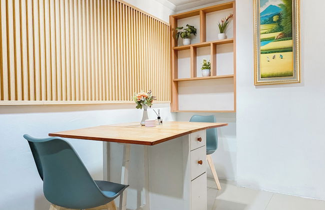 Best Deal And Homey Studio Grand Sentraland Karawang Apartment - Foto 13