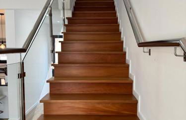 B - Elegent 2 Bedroom Modern Townhouse - Foto 28