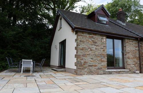 Spacious bungalow with estuary views near Llansteffan - Photo 24