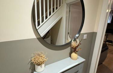 Spacious 3-Bed House - Sleeps 8 Garden & Parking - Foto 14