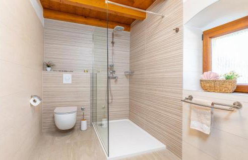 Cozy Home In Rojnici With Wifi - Photo 32