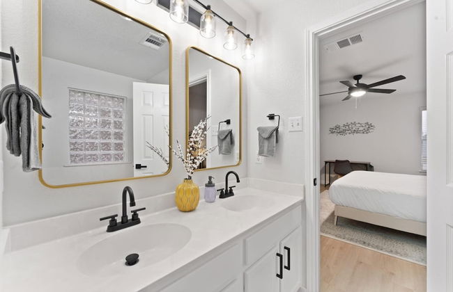 Remote Work Friendly King Beds Fast Wifi 3BR - Foto 19