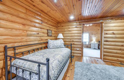 Kentucky Group Getaway with Dock and Lake Access - Foto 25