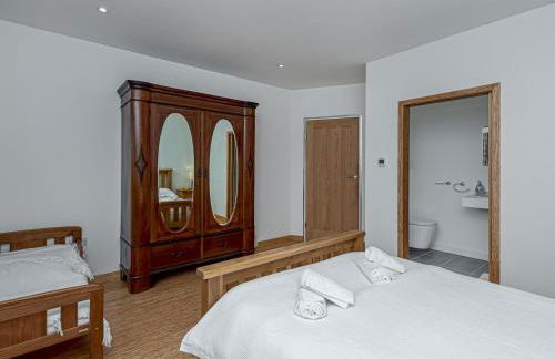 Celyn Y Mor Stunning Rhosneigr Family Beach House - Pass the Keys - Foto 16