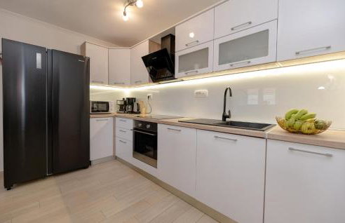 Gorgeous Home In Nadin With Wifi - Photo 27