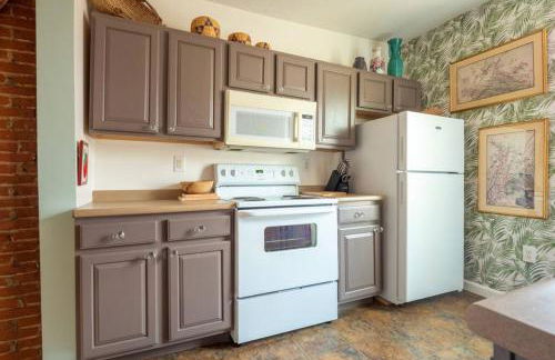 Postmodern Penthouse 1 Min Walk Dining and Shops - Photo 5