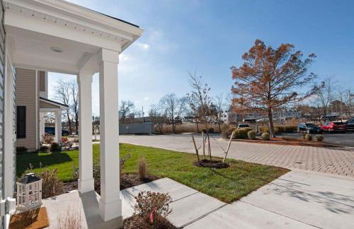 New Intown Waterfront Townhome wPool & Location - Foto 24