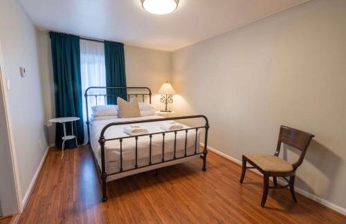 Historic Tudor Home, Heated Pool - Photo 14