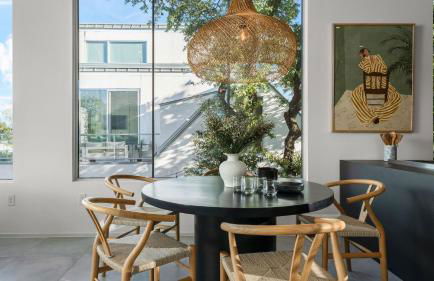 Sleeps 32 Private Compound w Putting Green Bouldin Collective by AvantStay - Foto 10