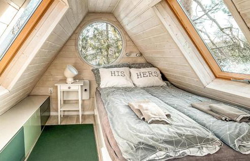 Holiday Home Right on the Lake, Sauna, Jacuzzi - Foto 14