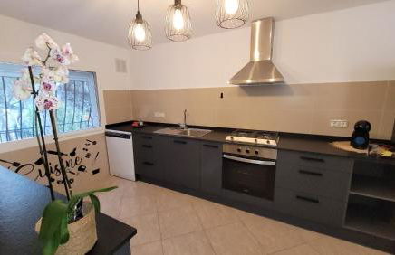 Casa Caledonia - Appartement dans villa avec jardin arboré et piscine à 500 M de la mer - Foto 9