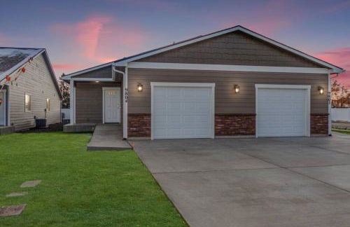 Modern Decor & Style KING bed Wifi with Garage - Foto 34