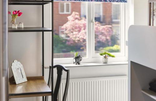 2BR Flat, Free Parking, WiFi, Smart TV - Foto 2