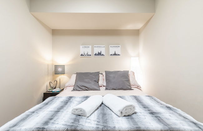 Stylish Suite in Downtown Toronto - Photo 5