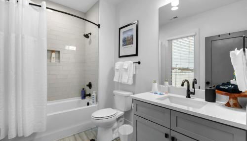 14 Bed Luxe Nashville Retreat with Game Room & Perfect for Large Groups! - Foto 3