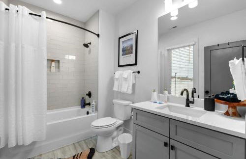 14 Bed Luxe Nashville Retreat with Game Room & Perfect for Large Groups! - Foto 3