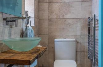 Tredodridge Barn Retreat - Photo 25