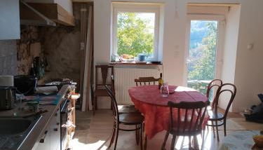 Gîte cosy, rando, vélo, au coeur de la nature, Cozy cottage, quiet nature, bike hiking - Foto 2