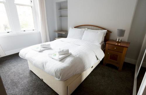 Superb 1Bed Flat in Fabulous West End - Pass the Keys - Foto 8