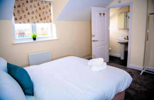 House - Sleeps 7 - Parking - 10Min Drive to Centre - Foto 9