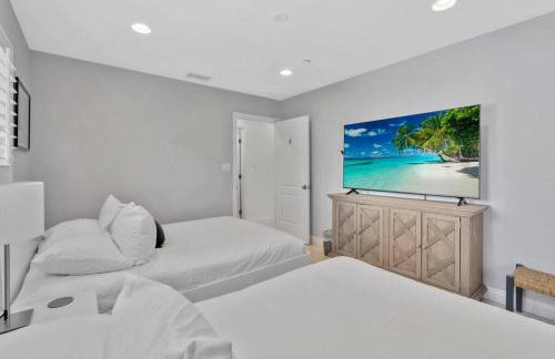 New cheerful villa, Pool, Spa, Mini Golf, Game room, Fire pit next to Disneyland - Foto 23