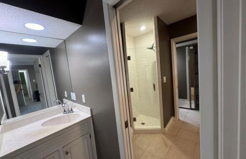 4-Bedroom Home with Private Pool in Euless - Foto 7