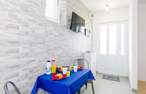 Miracle Apartments - Comfort Studio Apartment with Terrace and City View - Foto 24