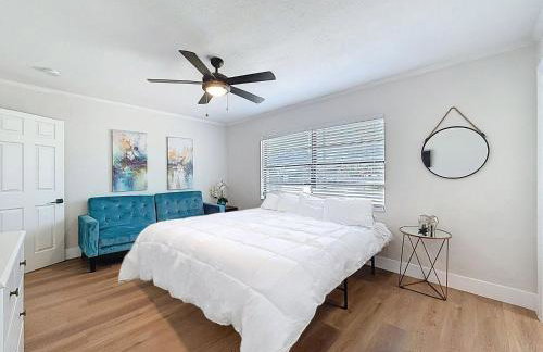 Newly Renovated | Minutes to Riverwalk & Beaches | Tampa Heights - Foto 3