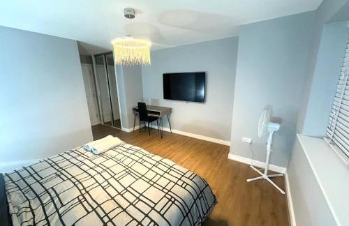 Lovely 2 bedroom 2 bathroom Apartment - Photo 17