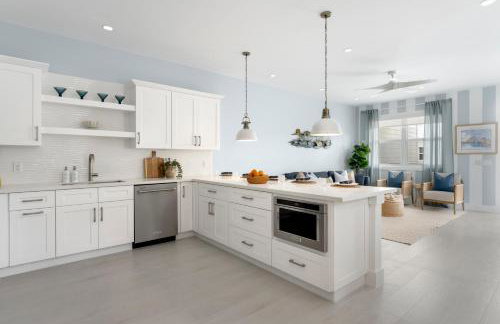 Oceanfront Oasis BBQ Patio, Free Dock, Pool and Secret Speakeasy - Foto 26