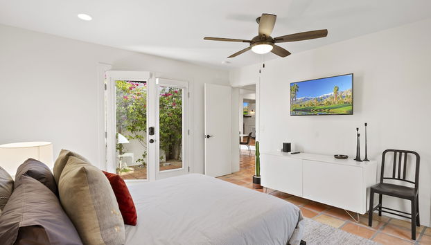 Charming Spanish Colonial A Chic Retreat for 4! - Foto 3, Habitación