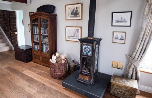 Waterfront Boathouse - Drift Cottage - Foto 10