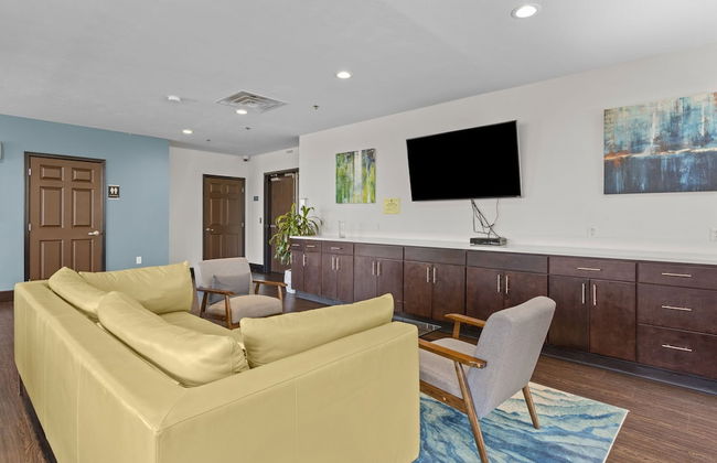 Sleek 2BR Downtown Retreat with Gym - Foto 47