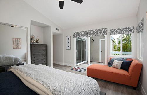 Chic Upstairs Condo Steps from Strands Beach - Foto 17