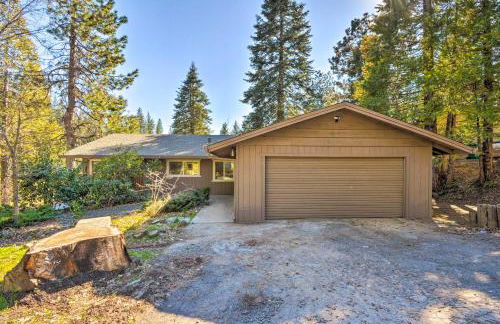 Furnished Deck and Fire Pit Sherwood Forest Cabin - Photo 27