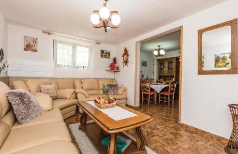 2 Bedroom Beautiful Home In Plaski - Photo 3
