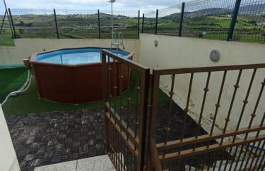 Alojamento - Apartamento ou quarto - Estacionamento à porta - Foto 22