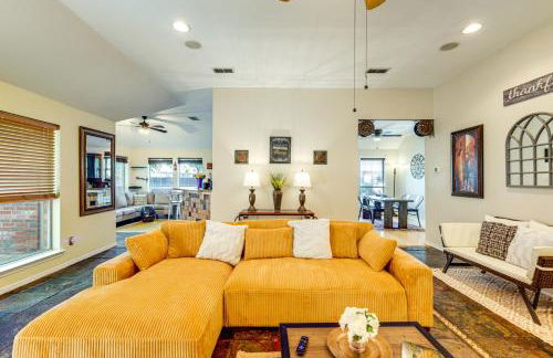 DFW Fun Awaits Family Home in Crowley! - Foto 6